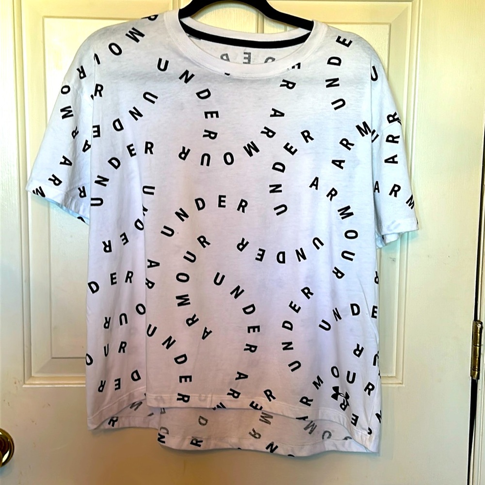 Women’s Under Armour shirt size large